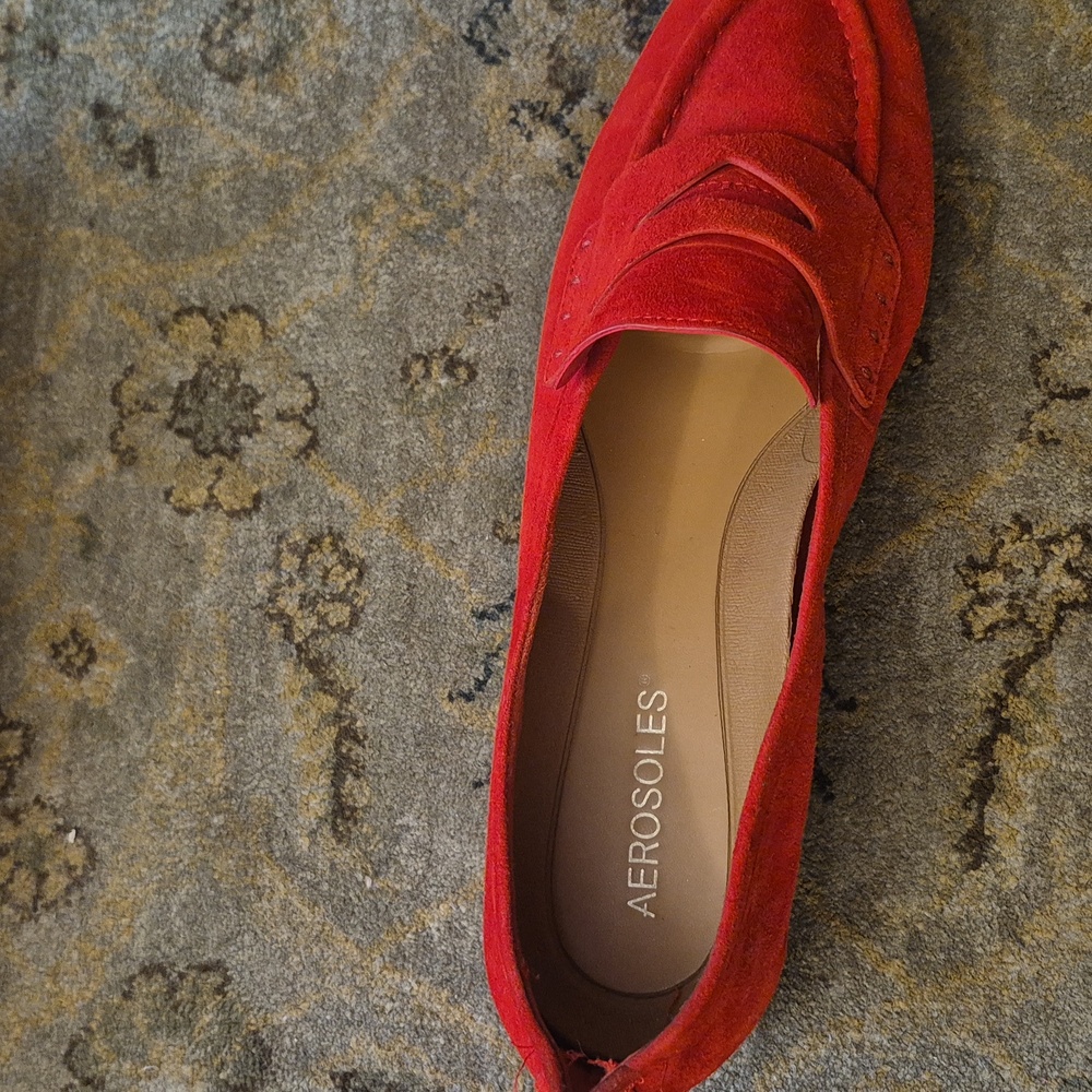 AEROSOLES Women's Bold Red Flats - Picture 6 of 9